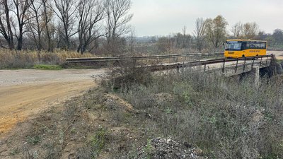 На Кіровоградщині руйнується міст через Інгулець, що сполучає п'ять сіл з Олександрією На Кіровоградщині руйнується міст через Інгулець, що сполучає п'ять сіл з Олександрією