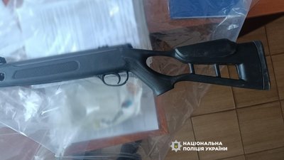 Вистрілив у бік підлітків: на Одещині затримали підозрюваного у пораненні 15-річної дівчини