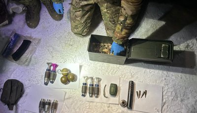 У Чернівецькій області затримали чоловіка, який кинув гранату у бік авто поліції: нові деталі випадку У Чернівецькій області затримали чоловіка, який кинув гранату у бік авто поліції: нові деталі випадку