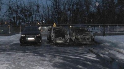 Мали отримати 100 тисяч гривень: двом жителям Кіровоградщини оголосили про підозру за підпал автомобілів у Києві Мали отримати 100 тисяч гривень: двом жителям Кіровоградщини оголосили про підозру за підпал автомобілів у Києві