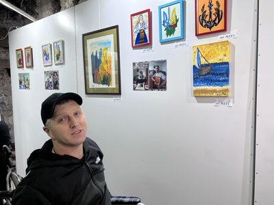Картини малювали воїни: у Львові презентували благодійну виставку-аукціон Картини малювали воїни: у Львові презентували благодійну виставку-аукціон