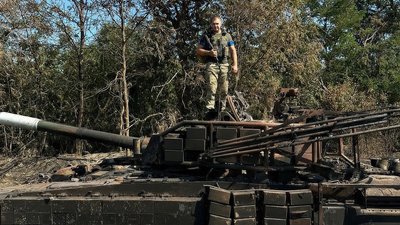 Командир батальйону безпілотних систем "Star" 22-ї окремої механізованої Миколаївської бригади Євген Петровський під час перебування на фронті Командир батальйону безпілотних систем "Star" 22-ї окремої механізованої Миколаївської бригади Євген Петровський під час перебування на фронті