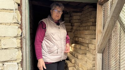 Людмила буде опалювати приватний будинок взимку паливними брикетами Хрестище Донецька область 8 жовтня 2025 рік Людмила буде опалювати приватний будинок взимку паливними брикетами Хрестище Донецька область 8 жовтня 2025 рік