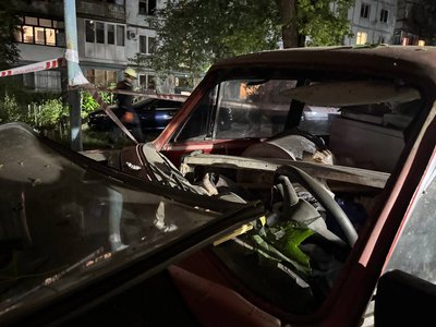 "Тихо щось пролетіло, шарахнуло. Хвилею збило нас, ми попадали": очевидці про атаку РФ на Запоріжжя "Тихо щось пролетіло, шарахнуло. Хвилею збило нас, ми попадали": очевидці про атаку РФ на Запоріжжя