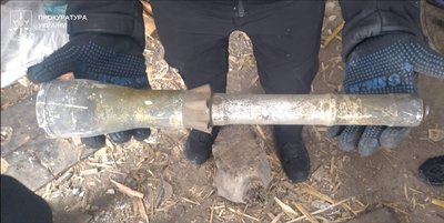 Зберігала вдома боєприпаси й вибухівку. Жительці Херсонщини загрожує до семи років ув'язнення Зберігала вдома боєприпаси й вибухівку. Жительці Херсонщини загрожує до семи років ув'язнення