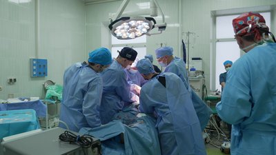 Трансплантація серця і нирок: у Вінниці лікарі за добу врятували три життя Трансплантація серця і нирок: у Вінниці лікарі за добу врятували три життя
