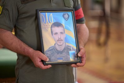 У Луцьку попрощалися з 27-річним військовослужбовцем Андрієм Максимчуком У Луцьку попрощалися з 27-річним військовослужбовцем Андрієм Максимчуком