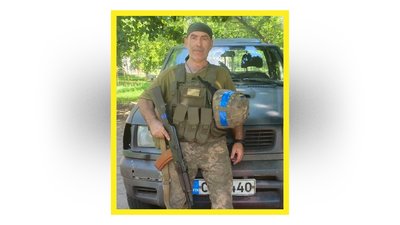 На Чернігівщині попрощалися з трьома захисниками України: Євгеном Сутулою, Ігорем Розсудовським та Миколою Примаком На Чернігівщині попрощалися з трьома захисниками України: Євгеном Сутулою, Ігорем Розсудовським та Миколою Примаком