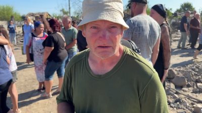 «Я втратив усіх». У Радушному біля атакованого РФ будинку провели хвилину мовчання і вшанували загиблу родину Воронових «Я втратив усіх». У Радушному біля атакованого РФ будинку провели хвилину мовчання і вшанували загиблу родину Воронових
