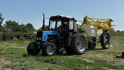 Сільськогосподарська техніка село Рубці Лиманська громада Донецька область 6 червня 2025 рік Сільськогосподарська техніка село Рубці Лиманська громада Донецька область 6 червня 2025 рік