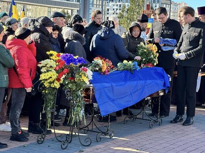 Прослужив менше пів року: на Одещині простились з військовим, який загинув у Курській області Прослужив менше пів року: на Одещині простились з військовим, який загинув у Курській області