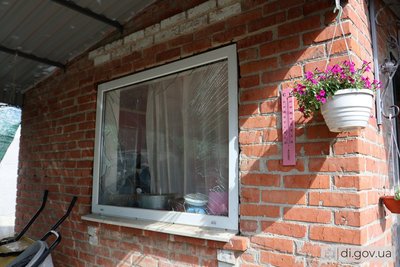 Розбите скло після удару дронами РФ по Дергачах Розбите скло після удару дронами РФ по Дергачах