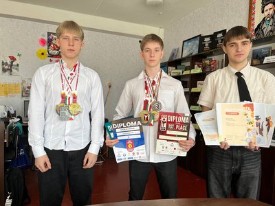 "Залишили без мотивації": як черкаські випускники сприйняли скасування медалей "Залишили без мотивації": як черкаські випускники сприйняли скасування медалей