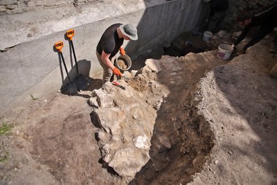 У Луцьку виявили фундамент ще однієї вежі Окольного замку та вхід у підземелля. Що відомо У Луцьку виявили фундамент ще однієї вежі Окольного замку та вхід у підземелля. Що відомо
