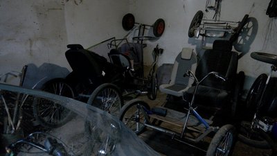 "Транспорт майбутнього": 85-річний вінничанин їздить на квадроциклі "Транспорт майбутнього": 85-річний вінничанин їздить на квадроциклі