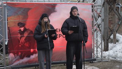 в Тернополі вшанували пам’ять Героїв Крут, ведучі в Тернополі вшанували пам’ять Героїв Крут, ведучі