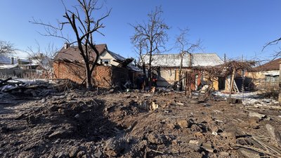 "Влупило сильно, трухануло будинок. Я аж перехрестився". Наслідки влучання БпЛА по Холодногірському району Харкова "Влупило сильно, трухануло будинок. Я аж перехрестився". Наслідки влучання БпЛА по Холодногірському району Харкова