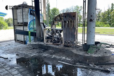 Обстріл АЗС у Полтавському районі в ніч на 29 червня: фоторепортаж Обстріл АЗС у Полтавському районі в ніч на 29 червня: фоторепортаж