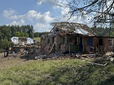 “Ні груші, ні хати ”: армія РФ вдарила по Битиці керованими авіабомбами. Репортаж “Ні груші, ні хати ”: армія РФ вдарила по Битиці керованими авіабомбами. Репортаж