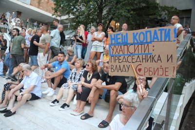 У Сербії протестувальники звинувачують уряд у придушенні екоактивістів: у чому причина
