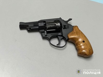 В Одесі встановили особу чоловіка, який погрожував працівникам ТЦК зброєю — поліція В Одесі встановили особу чоловіка, який погрожував працівникам ТЦК зброєю — поліція