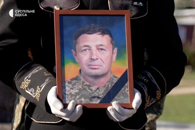 Прослужив менше пів року: на Одещині простились з військовим, який загинув у Курській області Прослужив менше пів року: на Одещині простились з військовим, який загинув у Курській області