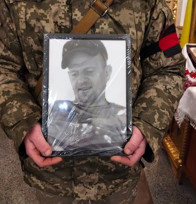 У Полтаві прощаються із військовим Сергієм Андрієнком У Полтаві прощаються із військовим Сергієм Андрієнком