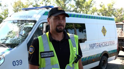 Вантажівки на стопі: на Черкащині через спеку обмежують рух великовагового транспорту Вантажівки на стопі: на Черкащині через спеку обмежують рух великовагового транспорту