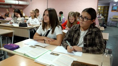 «Ми виходили з Маріуполя пішки»: історія Тетяни Глєбової — вчительки, яка увійшла до ТОП-10 найкращих в Україні «Ми виходили з Маріуполя пішки»: історія Тетяни Глєбової — вчительки, яка увійшла до ТОП-10 найкращих в Україні