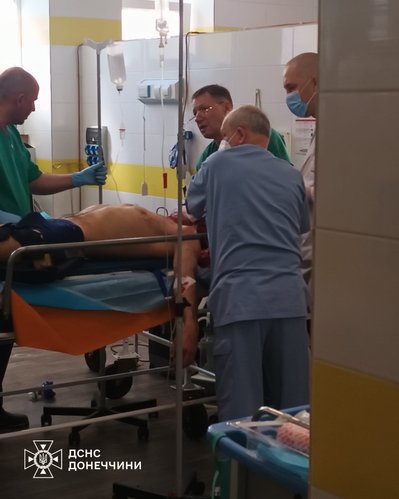 Армія РФ обстріляла пожежну частину в Косятнтинівці: поранений рятувальник Армія РФ обстріляла пожежну частину в Косятнтинівці: поранений рятувальник