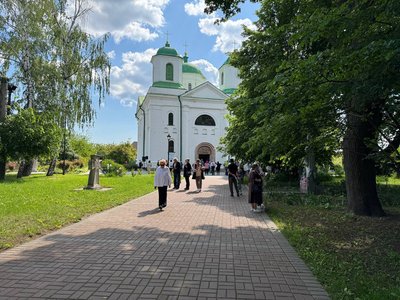 Освятили престол у соборі: на Черкащині відзначили річницю перепоховання Тараса Шевченка Освятили престол у соборі: на Черкащині відзначили річницю перепоховання Тараса Шевченка