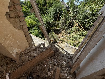 "Ноги отерпли, не можу іти ": жителі Сум про ранковий обстріл "Ноги отерпли, не можу іти ": жителі Сум про ранковий обстріл