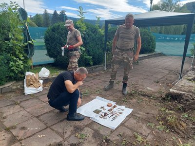 У Сколе на Львівщині триває ексгумація радянських воїнів У Сколе на Львівщині триває ексгумація радянських воїнів