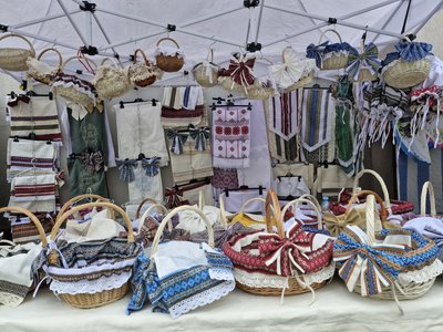 Шовдар, паски й плетені кошики: скільки коштує зібрати великодній набір в Ужгороді Шовдар, паски й плетені кошики: скільки коштує зібрати великодній набір в Ужгороді