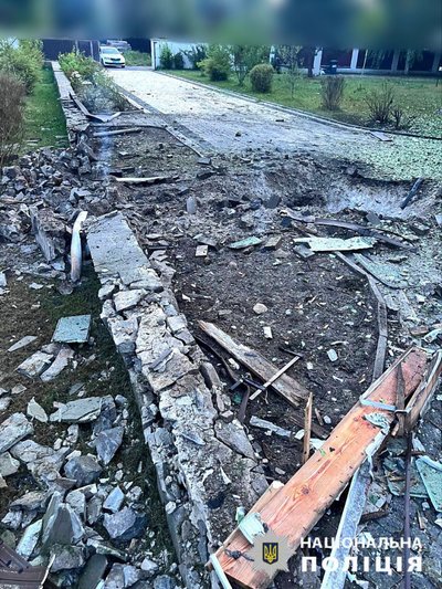 На Київщині через уламки "шахедів" двоє поранених, пошкоджені будинки На Київщині через уламки "шахедів" двоє поранених, пошкоджені будинки