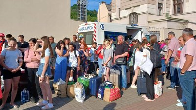 Студенти та викладачі Кіцманського фахового коледжу, які потрапили в ДТП у Франції Студенти та викладачі Кіцманського фахового коледжу, які потрапили в ДТП у Франції