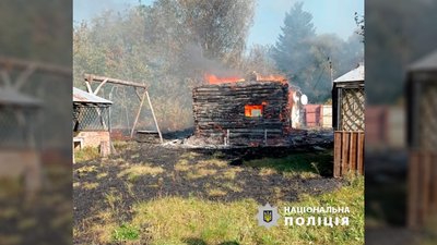 Знищено трактор та пошкоджені господарські будівлі: росіяни з дронів атакували прикордоння Чернігівщини Знищено трактор та пошкоджені господарські будівлі: росіяни з дронів атакували прикордоння Чернігівщини