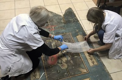 Реставрована хоругва Реставрована хоругва