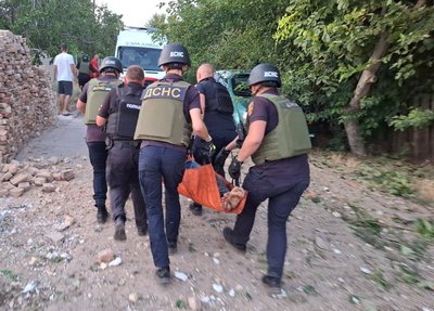 На Дніпропетровщині лікують пораненого після обстрілу Нікополя 62-річного Андрія На Дніпропетровщині лікують пораненого після обстрілу Нікополя 62-річного Андрія