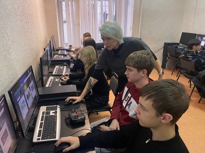 "Інженерія дронів": вінницькі школярі вчаться керувати безпілотниками "Інженерія дронів": вінницькі школярі вчаться керувати безпілотниками