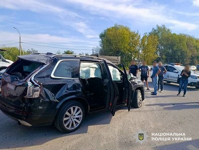 ДТП на Житомирщині: рейсовий мікроавтобус зіткнувся з кросовером, є загибли ДТП на Житомирщині: рейсовий мікроавтобус зіткнувся з кросовером, є загибли