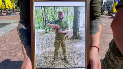 "На жаль, уже не зустрілись": із солдатом Миколою Потієвим попрощалися у Рівному