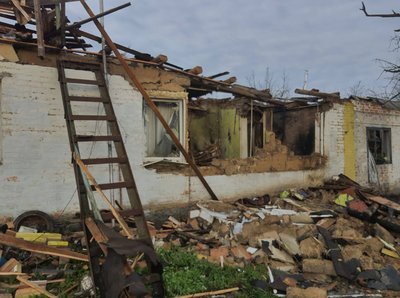 Після нічної атаки на Полтавщині у Кременчуцькому районі працюватиме комісія: є руйнування будинку Після нічної атаки на Полтавщині у Кременчуцькому районі працюватиме комісія: є руйнування будинку