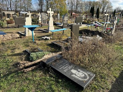 "Зробили людям горе": у селі Степанки на Черкащині місцеві підраховують "Зробили людям горе": у селі Степанки на Черкащині місцеві підраховують