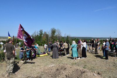 Передчасно зупинилося серце: на Одещині попрощались із померлим десантником Передчасно зупинилося серце: на Одещині попрощались із померлим десантником