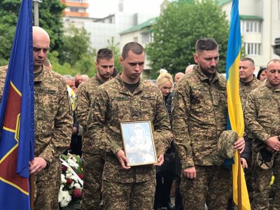 У Тернополі попрощалися з Євгеном Бартківим У Тернополі попрощалися з Євгеном Бартківим