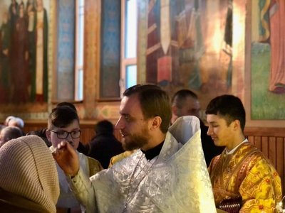 “Я б не перейшов до ПЦУ
без підтримки сімʼї”: інтерв'ю зі священником з Буковини Василем Левченком “Я б не перейшов до ПЦУ
без підтримки сімʼї”: інтерв'ю зі священником з Буковини Василем Левченком