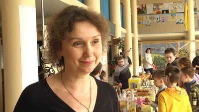 У Житомирі діти на благодійному ярмарку збирали гроші на тепловізор для ЗСУ У Житомирі діти на благодійному ярмарку збирали гроші на тепловізор для ЗСУ