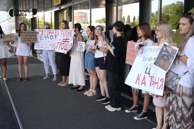 В Одесі провели акцію на захист єнота з контактного зоопарку в одному з ТРЦ В Одесі провели акцію на захист єнота з контактного зоопарку в одному з ТРЦ