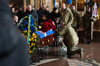 "Ніколи не бачив його зажуреним": у Черкасах попрощались із загиблим Максимом Зеленським "Ніколи не бачив його зажуреним": у Черкасах попрощались із загиблим Максимом Зеленським
